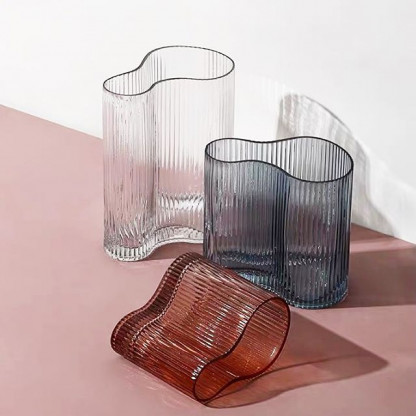 Минималистичная ваза «Section» от бренда SKANDI